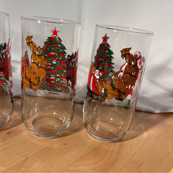 Luminarc Santa & Sleigh Vintage Glasses 4 - Picture 8 of 13
